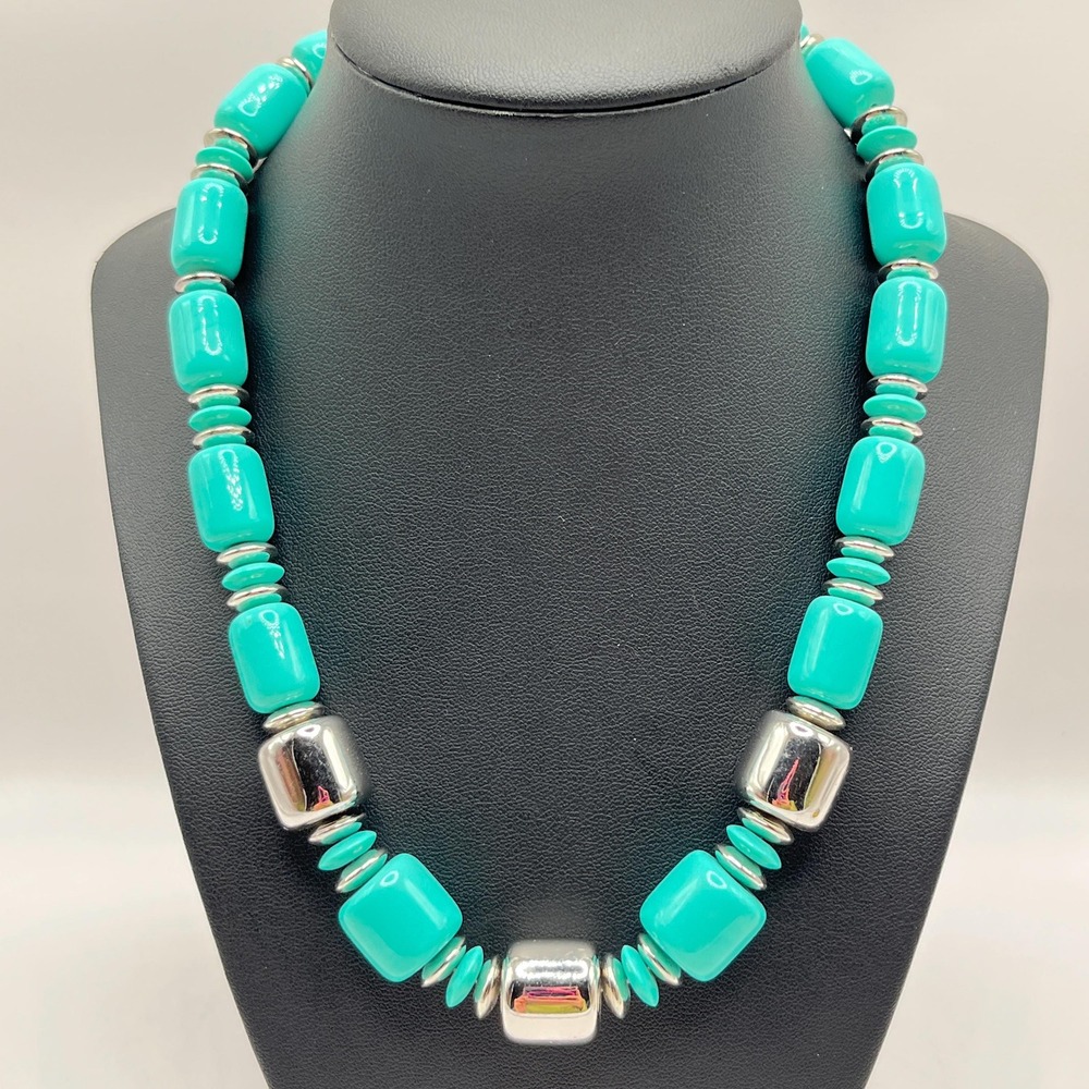 Vintage Avon 1986 City Sleek Necklace Seaessence w/ Turquoise Tone Plastic Beads
